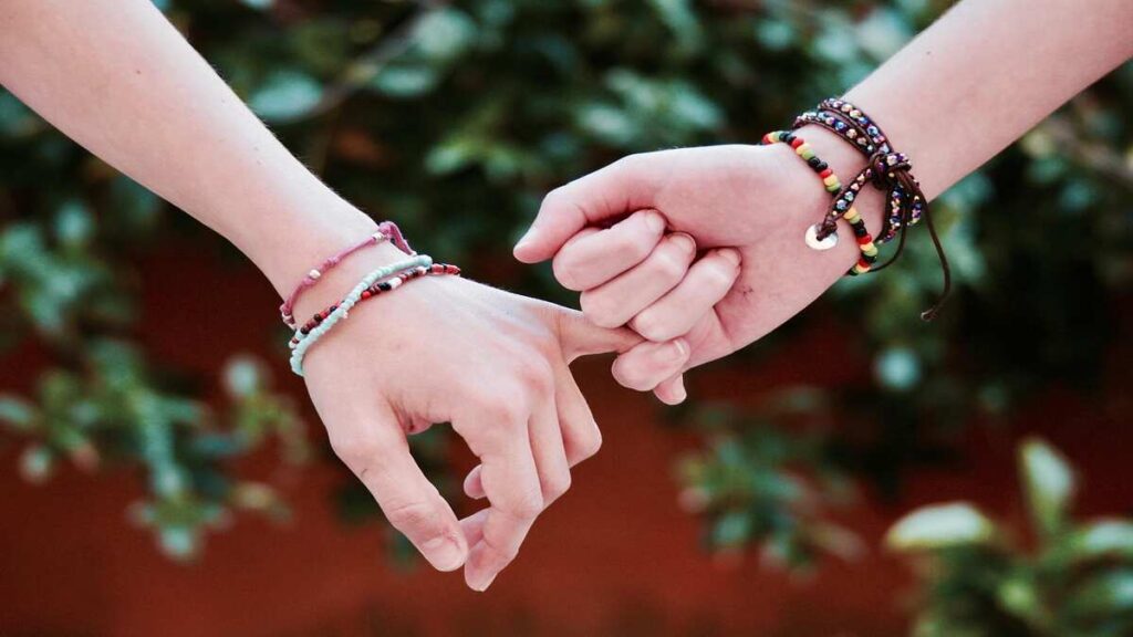 Happy Friendship Day 2025 Best Wishes, Messages, Quotes & WhatsApp Status