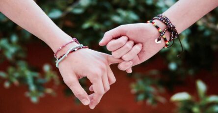 Happy Friendship Day 2025 Best Wishes, Messages, Quotes & WhatsApp Status