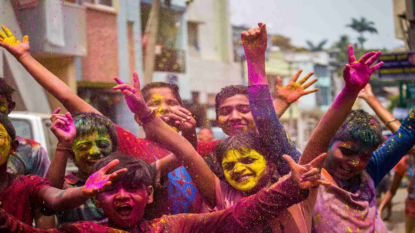 Holi 2026 Wishes, Quotes & Messages 100+ Best Greetings to Share With Loved Ones